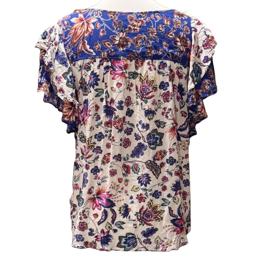 Democracy Floral Top peek-a-boo with wood bead detailing. Size XS - Picture 2 of 5
